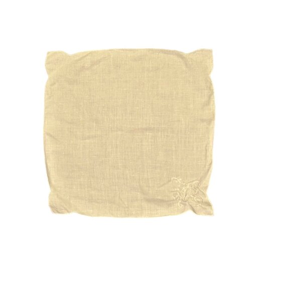 Napkin white embroidered ROSE place setting unlabeled traditional - Picture 3 of 4